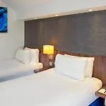 纽约快捷假日酒店 3*