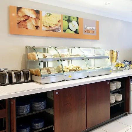 Express By Ihg Hotel 3*