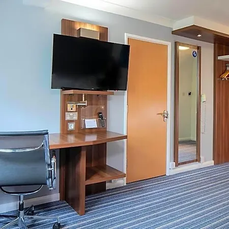Express By Ihg Hotel 3*