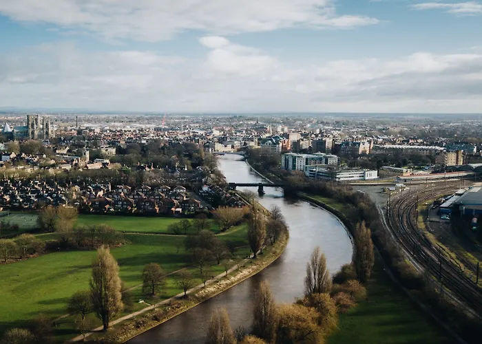 Express By Ihg Hotel 3*