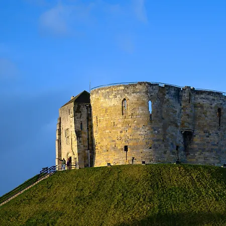 Express By Ihg 3* York