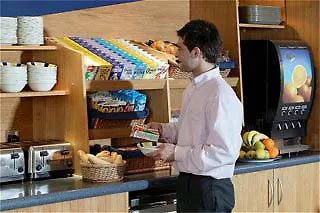 ホリデイ エクスプレス